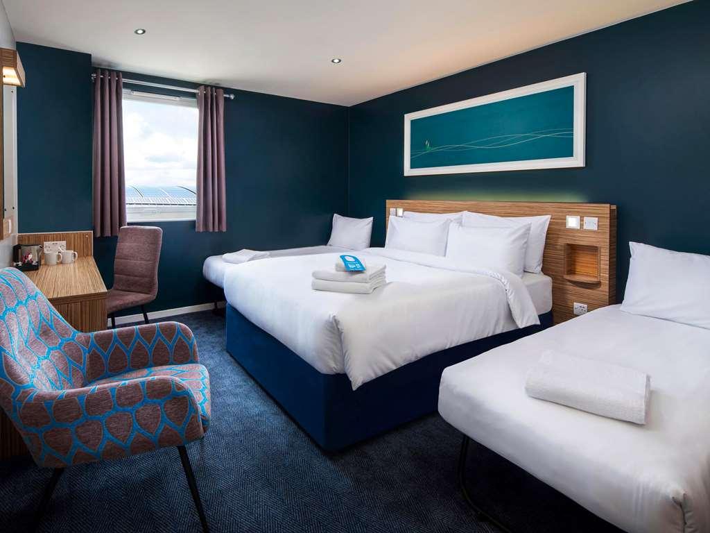 Travelodge Liverpool Stonedale Park Стая снимка