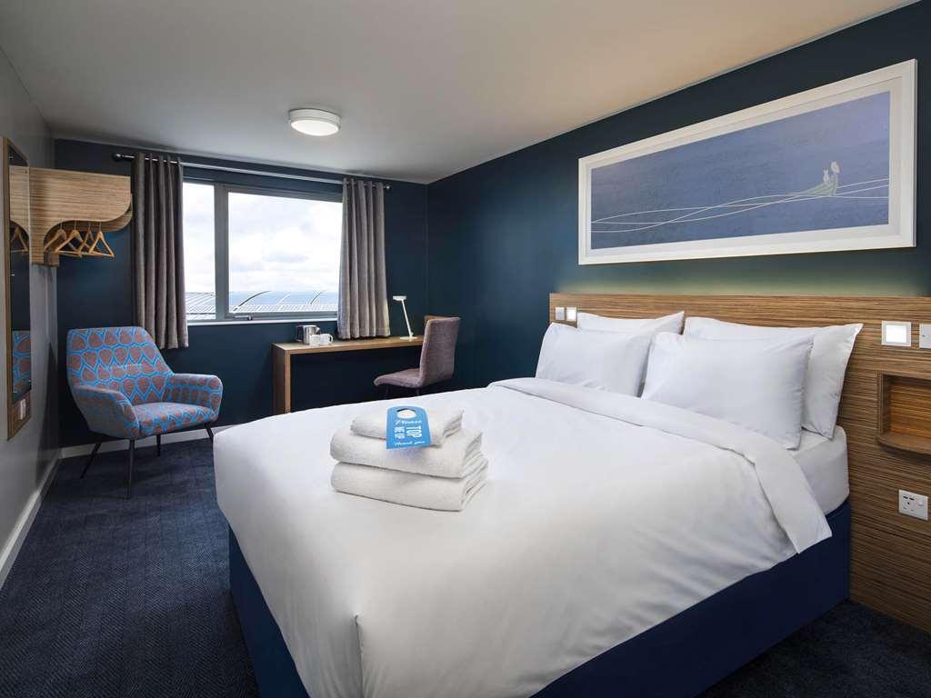 Travelodge Liverpool Stonedale Park Стая снимка
