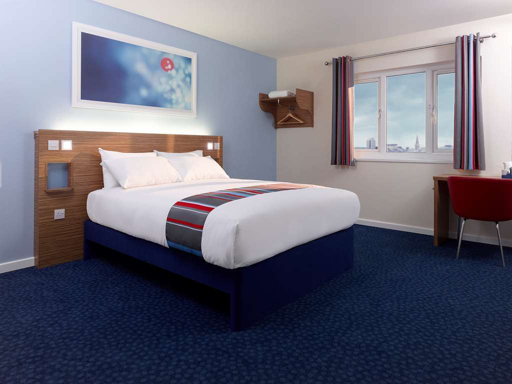 Travelodge Liverpool Stonedale Park Стая снимка