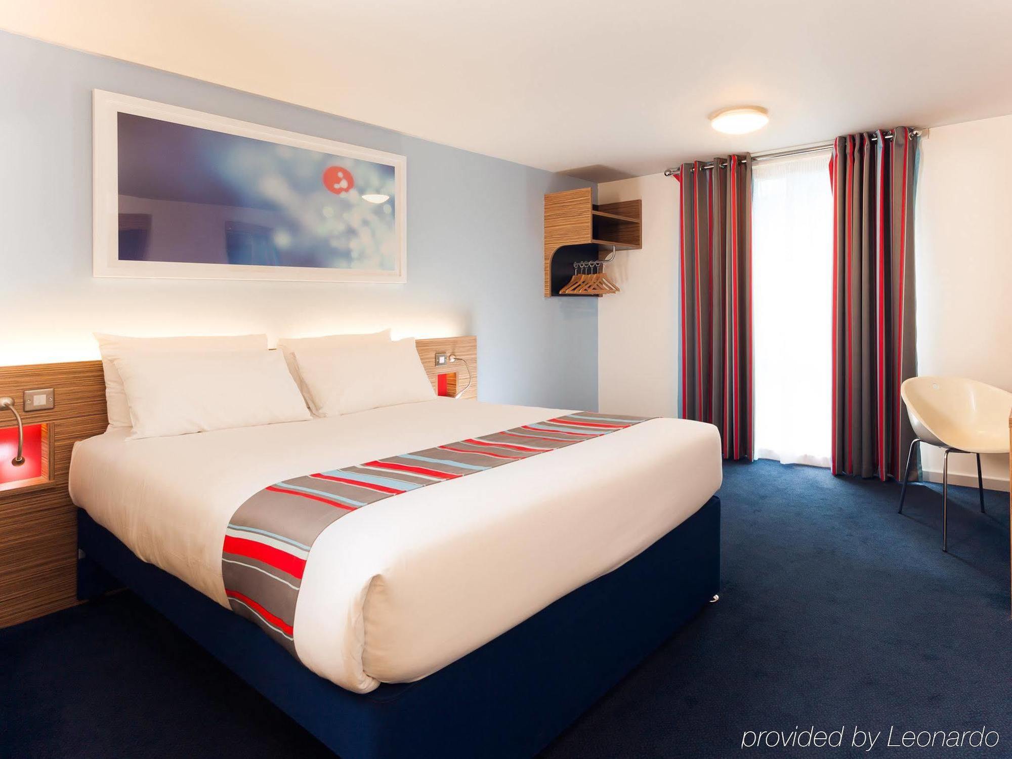 Travelodge Liverpool Stonedale Park Екстериор снимка
