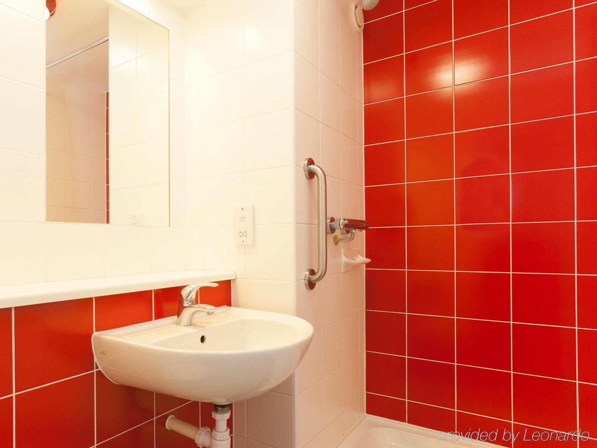 Travelodge Liverpool Stonedale Park Екстериор снимка