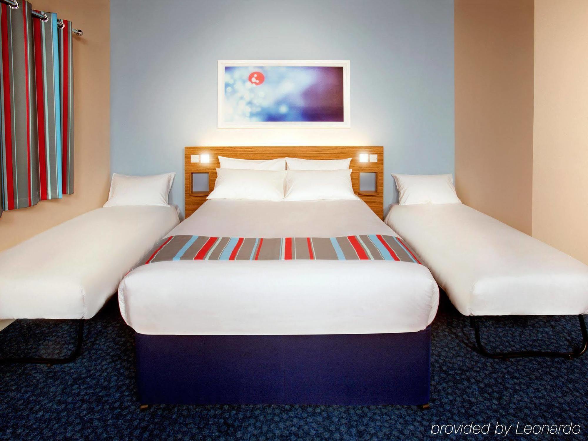 Travelodge Liverpool Stonedale Park Екстериор снимка