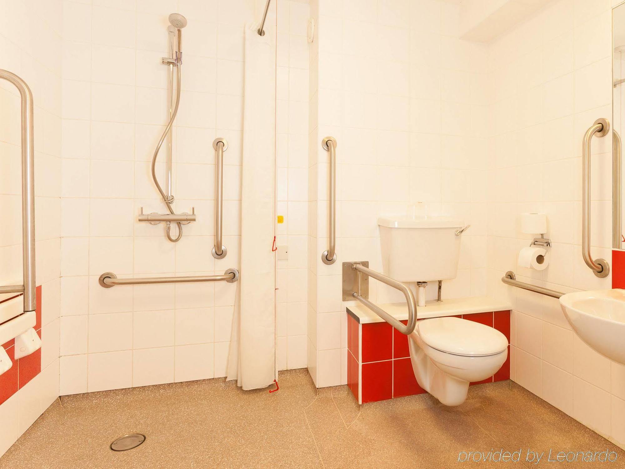 Travelodge Liverpool Stonedale Park Екстериор снимка
