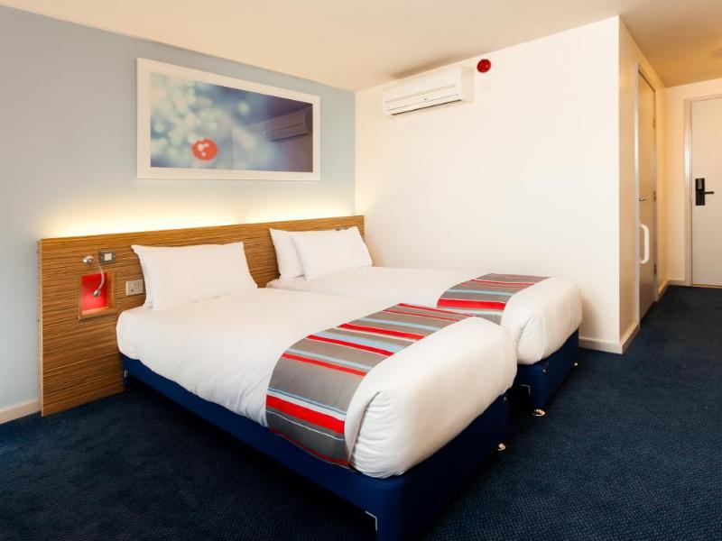 Travelodge Liverpool Stonedale Park Екстериор снимка
